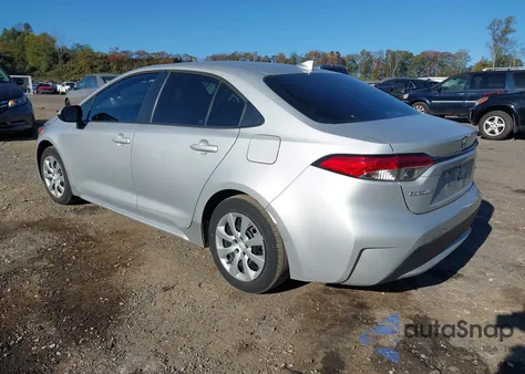 2021 Toyota Corolla Le z USA, uszkodzony, nr VIN 5YFEPMAE2MP260558